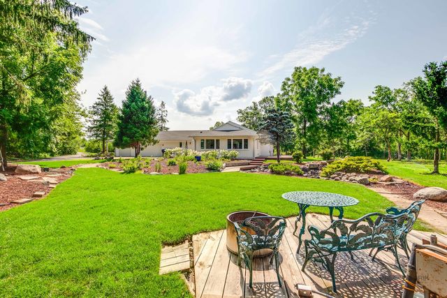 18 Alexandra Drive, Mettawa, IL 60048