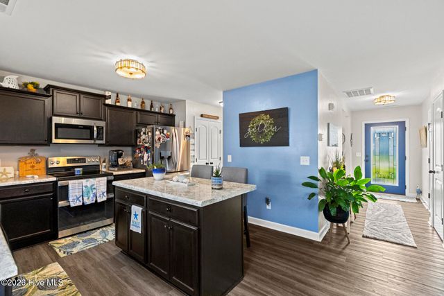 302 Waylon Way, Holly Ridge, NC 28445