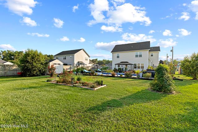 302 Waylon Way, Holly Ridge, NC 28445