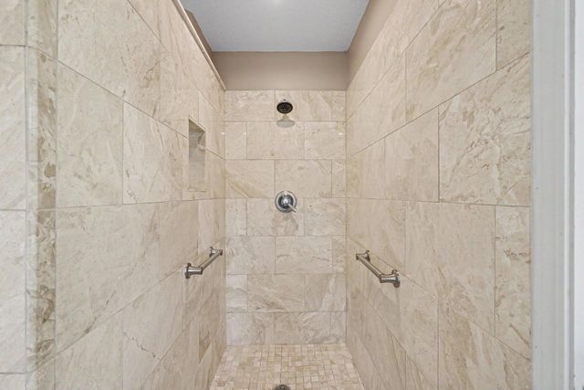 1513 Broken Oak Court, Lino Lakes, MN 55038