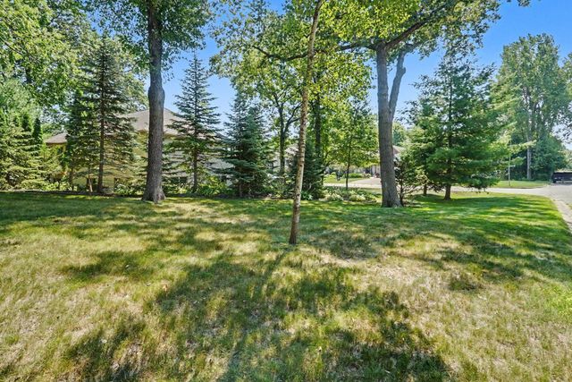 1513 Broken Oak Court, Lino Lakes, MN 55038
