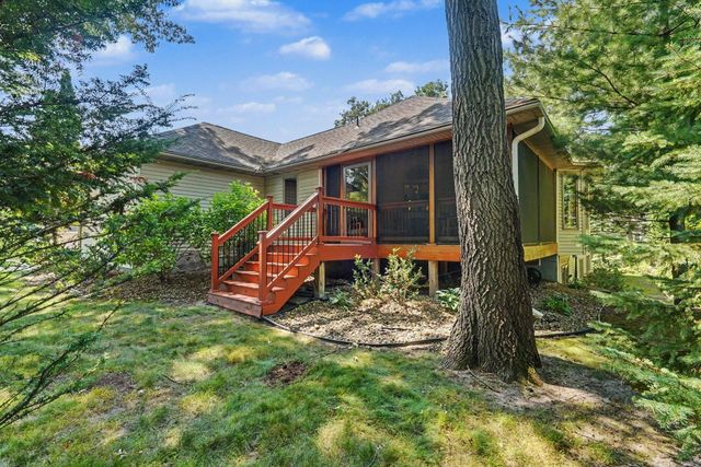 1513 Broken Oak Court, Lino Lakes, MN 55038