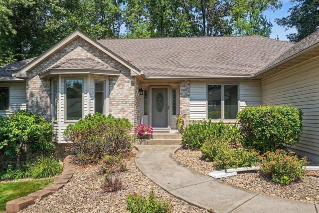 1513 Broken Oak Court, Lino Lakes, MN 55038