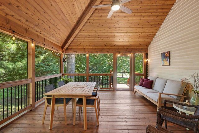1513 Broken Oak Court, Lino Lakes, MN 55038