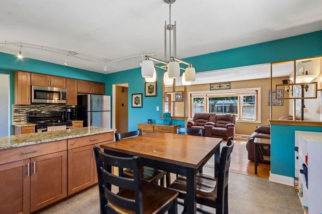 2434 W Edgerton AVENUE, Milwaukee, WI 53221