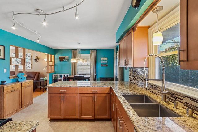 2434 W Edgerton AVENUE, Milwaukee, WI 53221