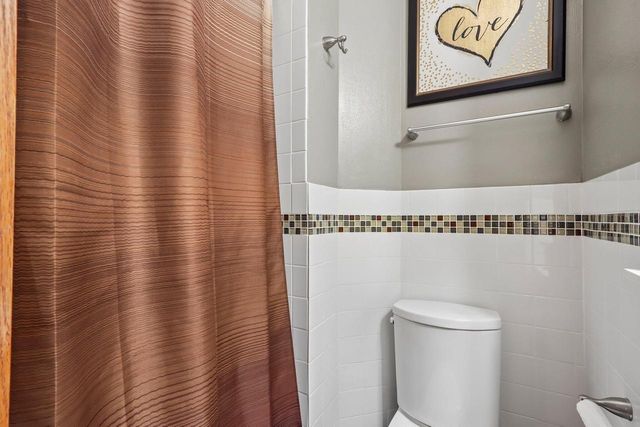 2434 W Edgerton AVENUE, Milwaukee, WI 53221