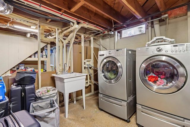 2434 W Edgerton AVENUE, Milwaukee, WI 53221