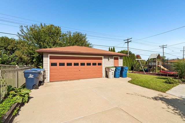 2434 W Edgerton AVENUE, Milwaukee, WI 53221
