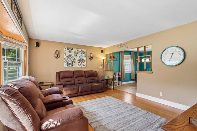 2434 W Edgerton AVENUE, Milwaukee, WI 53221