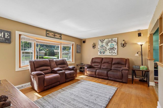 2434 W Edgerton AVENUE, Milwaukee, WI 53221