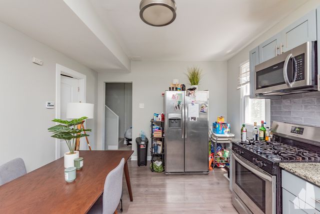 2923 N Avers Avenue 2, Chicago, IL 60618