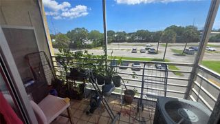 3600 NW 21st St 313, Lauderdale Lakes, FL 33311