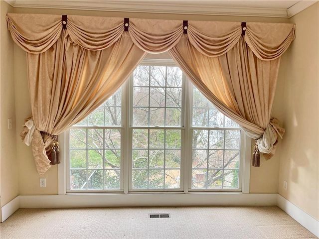 555 Vinings Springs SE Drive, Mableton, GA 30126