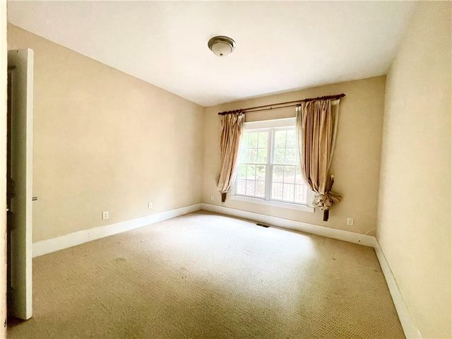 555 Vinings Springs SE Drive, Mableton, GA 30126