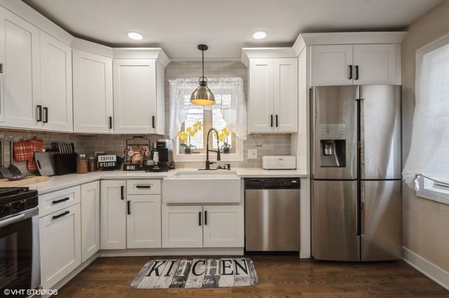 8460 River Grove Avenue, River Grove, IL 60171