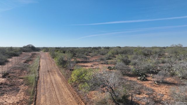 001 CR 307, Jourdanton, TX 78026