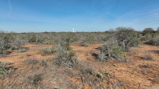 001 CR 307, Jourdanton, TX 78026