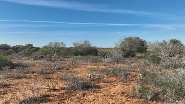 001 CR 307, Jourdanton, TX 78026