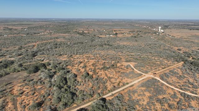 001 CR 307, Jourdanton, TX 78026