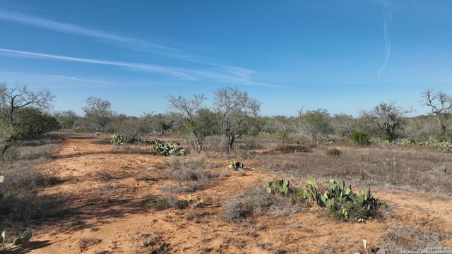 001 CR 307, Jourdanton, TX 78026