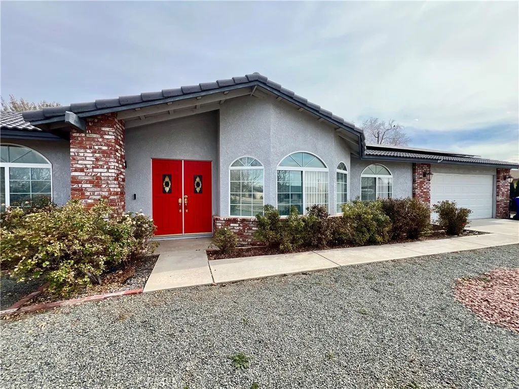 14355 Bochee Road, Apple Valley, CA 92307