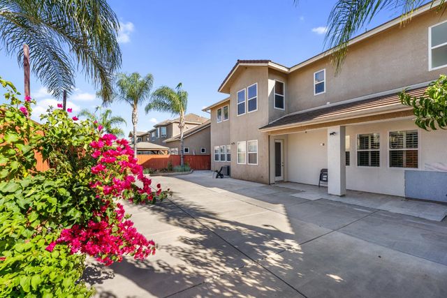 6208 W Menlo Avenue, Fresno, CA 93722