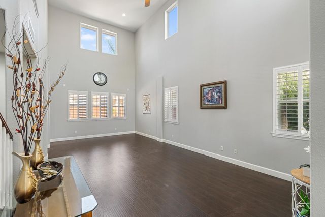 6208 W Menlo Avenue, Fresno, CA 93722