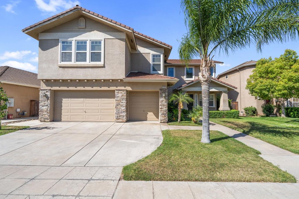 Image 1 of property listing at 6208 W Menlo Avenue, Fresno, CA 93722