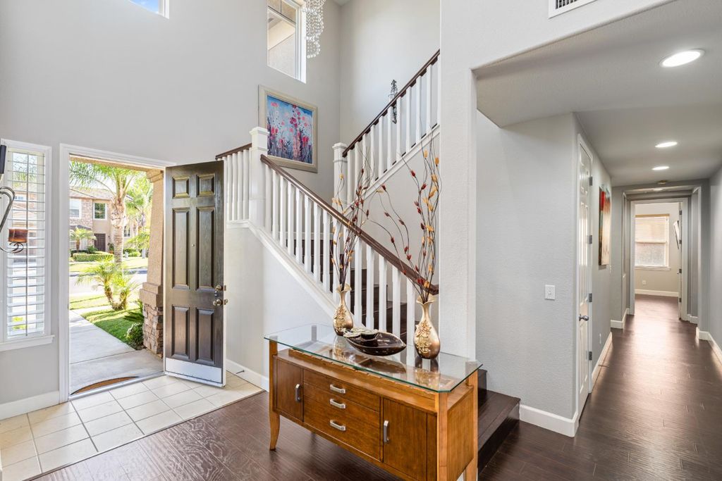Image 10 of property listing at 6208 W Menlo Avenue, Fresno, CA 93722