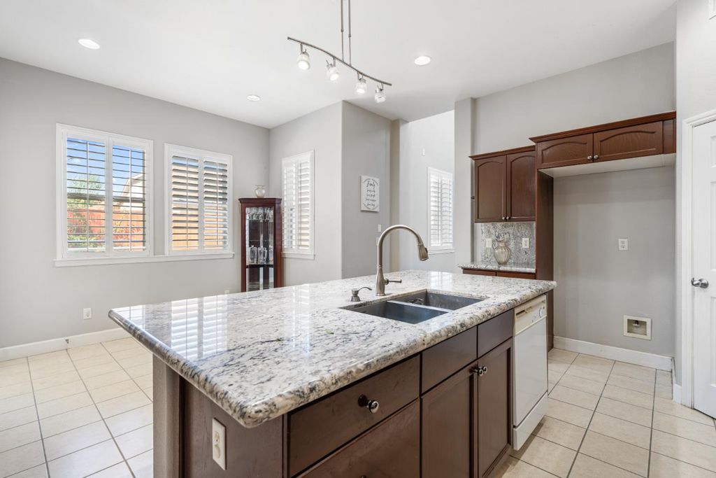 Image 16 of property listing at 6208 W Menlo Avenue, Fresno, CA 93722