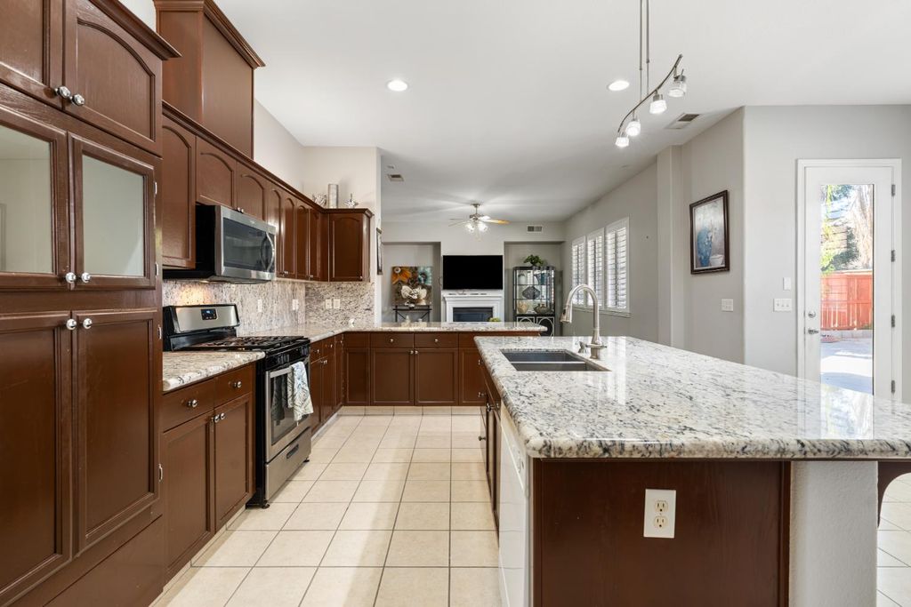 Image 17 of property listing at 6208 W Menlo Avenue, Fresno, CA 93722