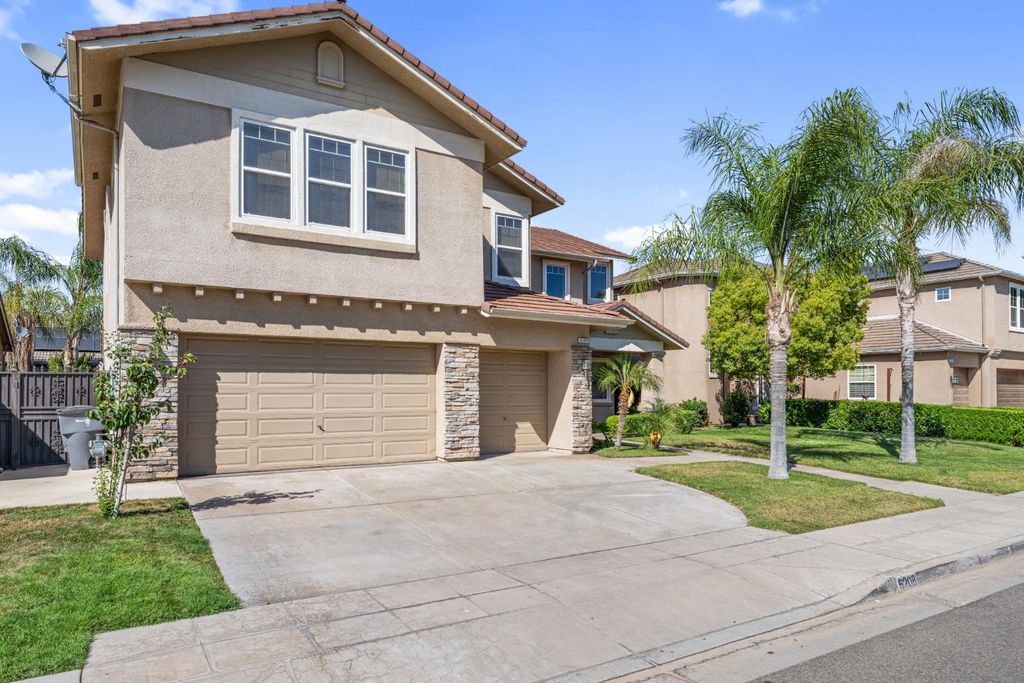 Image 3 of property listing at 6208 W Menlo Avenue, Fresno, CA 93722