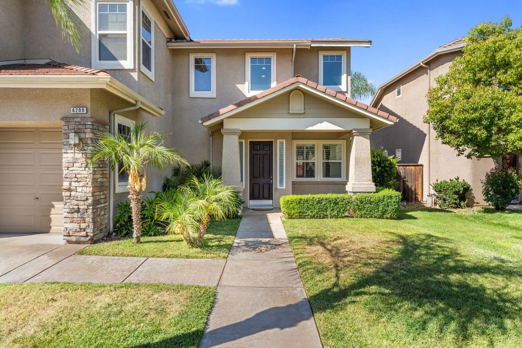 Image 6 of property listing at 6208 W Menlo Avenue, Fresno, CA 93722