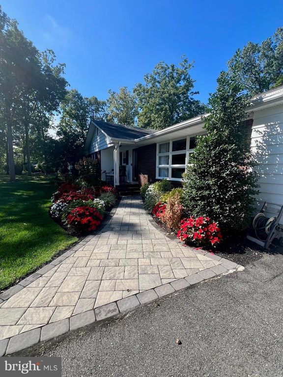 1154 MCCLAIN DR, Vineland, NJ 08361
