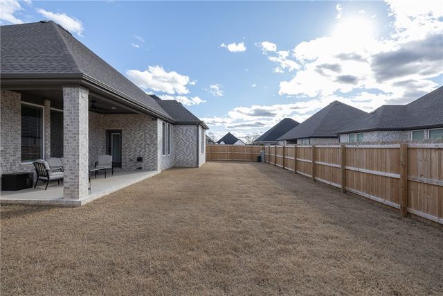 4831 N Parley Bend, Fayetteville, AR 72764