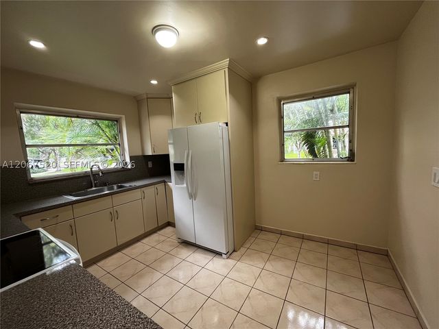 3351 SW 18th St 3351, Miami, FL 33145