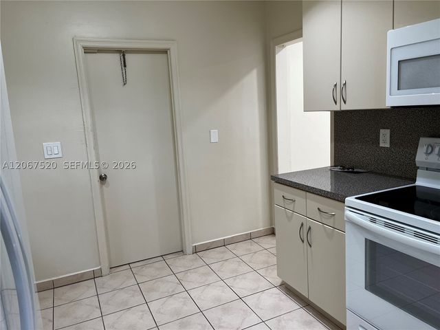 3351 SW 18th St 3351, Miami, FL 33145