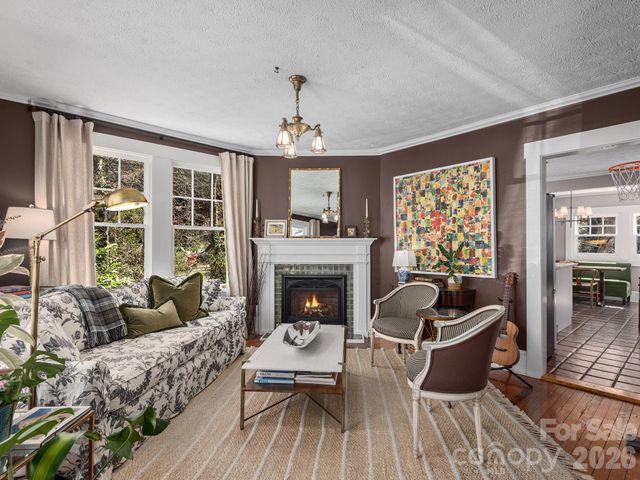 67 Cherokee Road, Asheville, NC 28801
