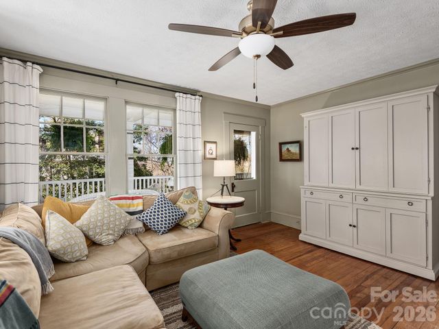 67 Cherokee Road, Asheville, NC 28801
