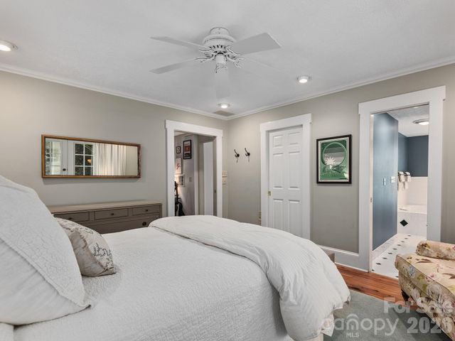 67 Cherokee Road, Asheville, NC 28801