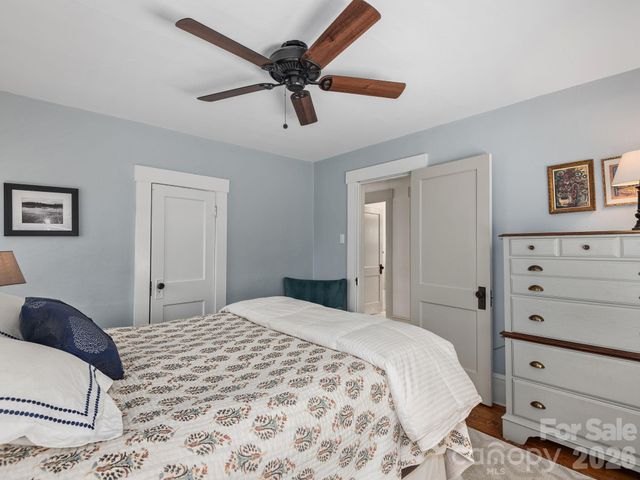 67 Cherokee Road, Asheville, NC 28801