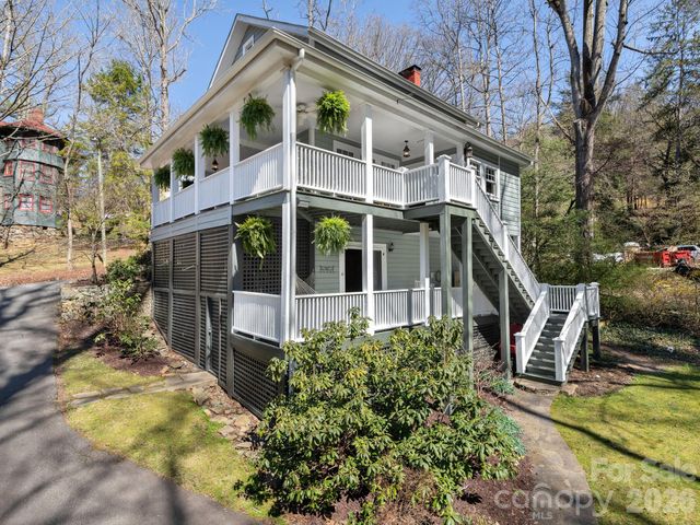 67 Cherokee Road, Asheville, NC 28801