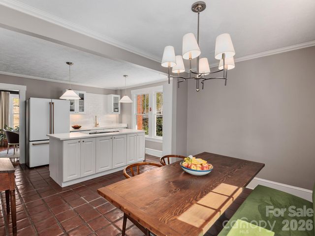 67 Cherokee Road, Asheville, NC 28801