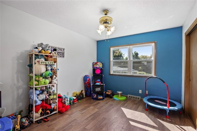 949 Westwood Drive NW, Cedar Rapids, IA 52405