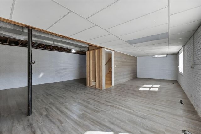 949 Westwood Drive NW, Cedar Rapids, IA 52405