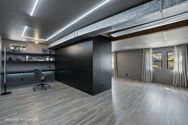 949 Westwood Drive NW, Cedar Rapids, IA 52405