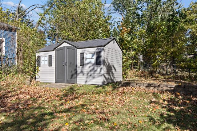 949 Westwood Drive NW, Cedar Rapids, IA 52405