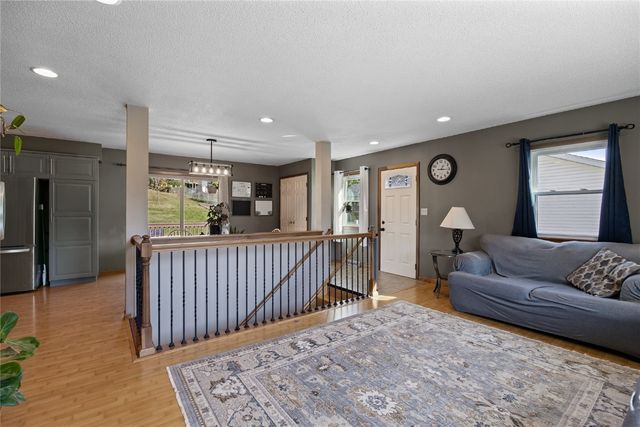 949 Westwood Drive NW, Cedar Rapids, IA 52405