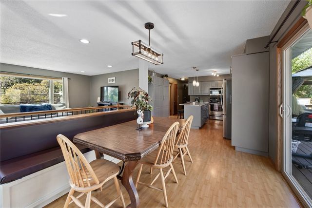 949 Westwood Drive NW, Cedar Rapids, IA 52405